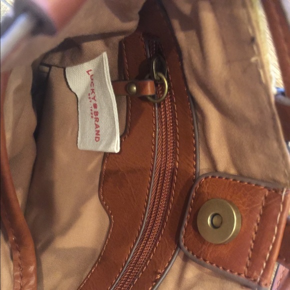 🍀 LUCKY BRAND CROSSBODY 🍀 - Picture 4 of 6